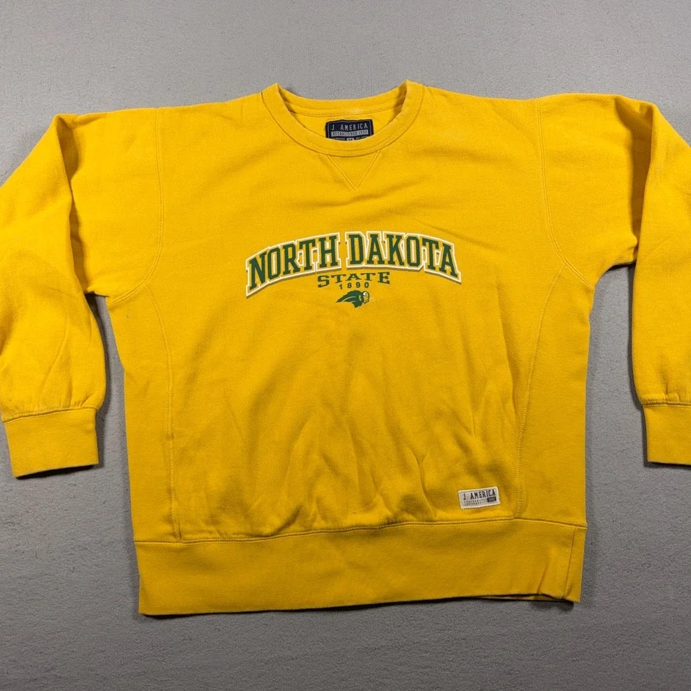 Vintage North Dakota State Sweatshirt Men Medium Relaxed Yellow‎ Bison Y2K